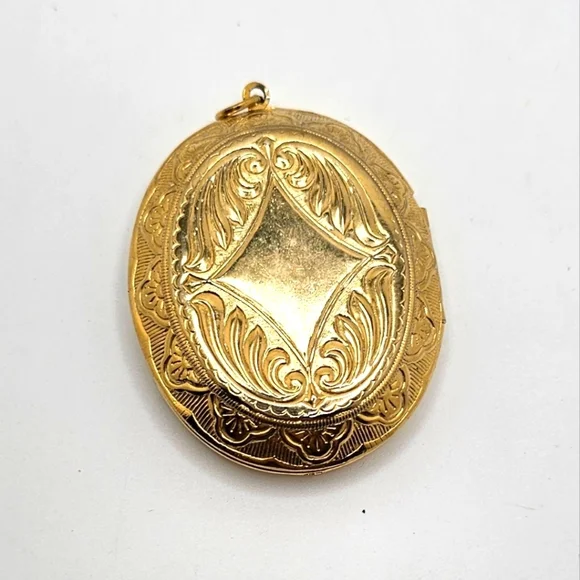 Charm - Picture 1 of 8